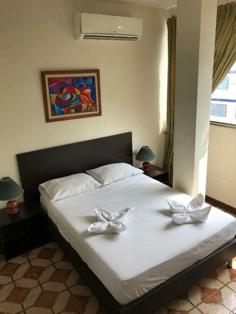 Hotel San Nicolas Plaza Melgar Zimmer foto